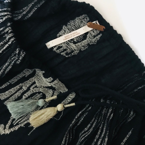 Free People Navy Embroidered Balloon Festival Top - Picture 4 of 7